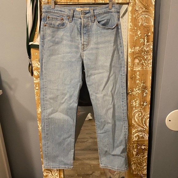 NWOT Levi’s Wedgie Straight Jeans - Picture 2 of 6